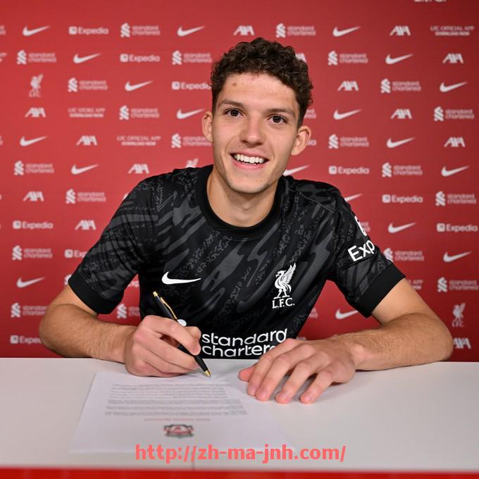 金年会体育-CBA国际足球博主：CBA球员是否与国际足球博主有互动